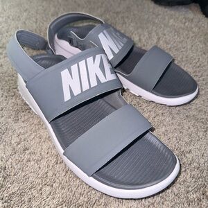 Nike Tanjun Sandal